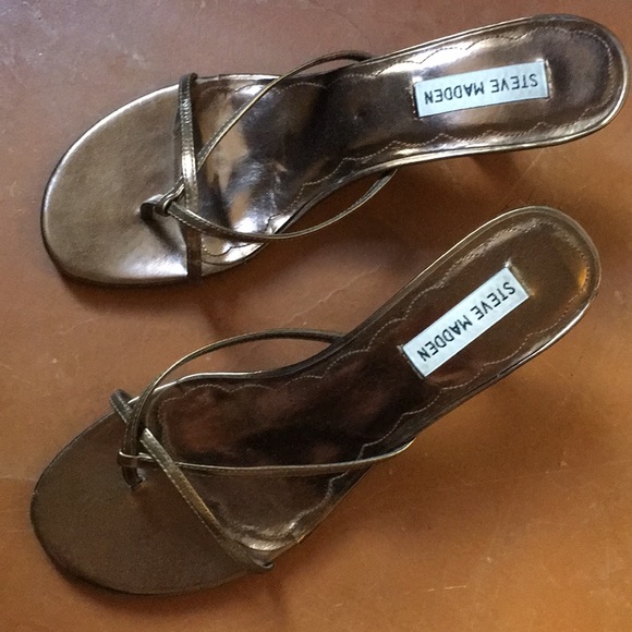 Steve Madden Strappy Bronze Sandals Low Heels - Picture 8 of 10